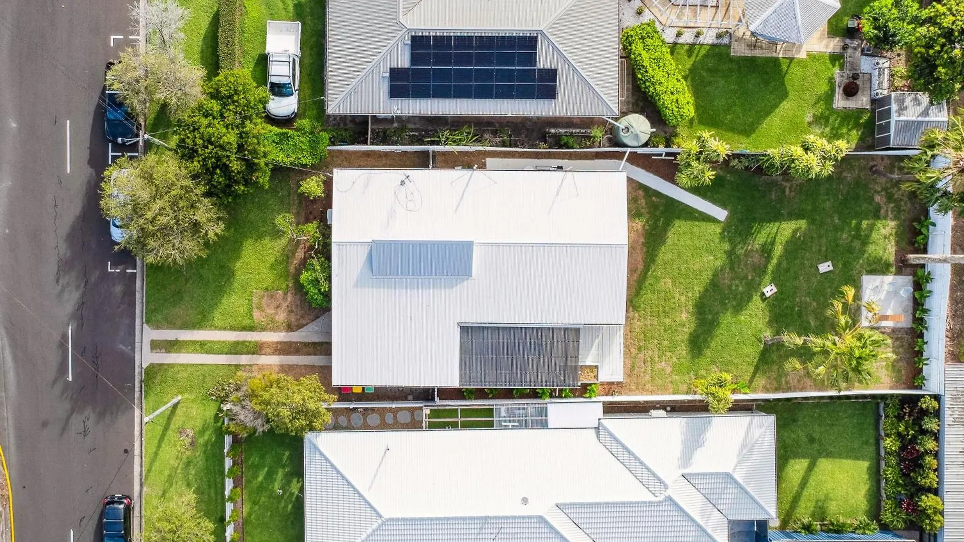 Coastal Comfort: Relax & Recharge In Maroochydore Holiday home