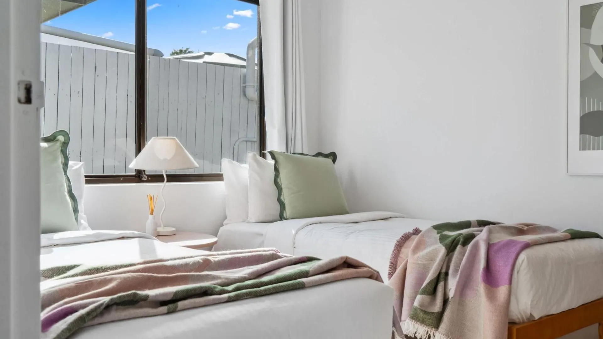 Coastal Comfort: Relax & Recharge In Maroochydore 0*,  Australia