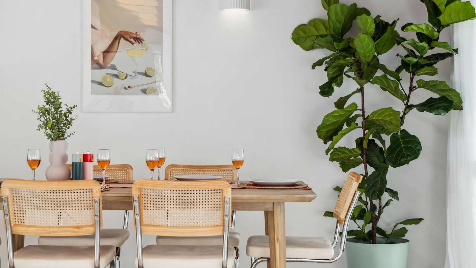 Coastal Comfort: Relax & Recharge In Maroochydore Australia