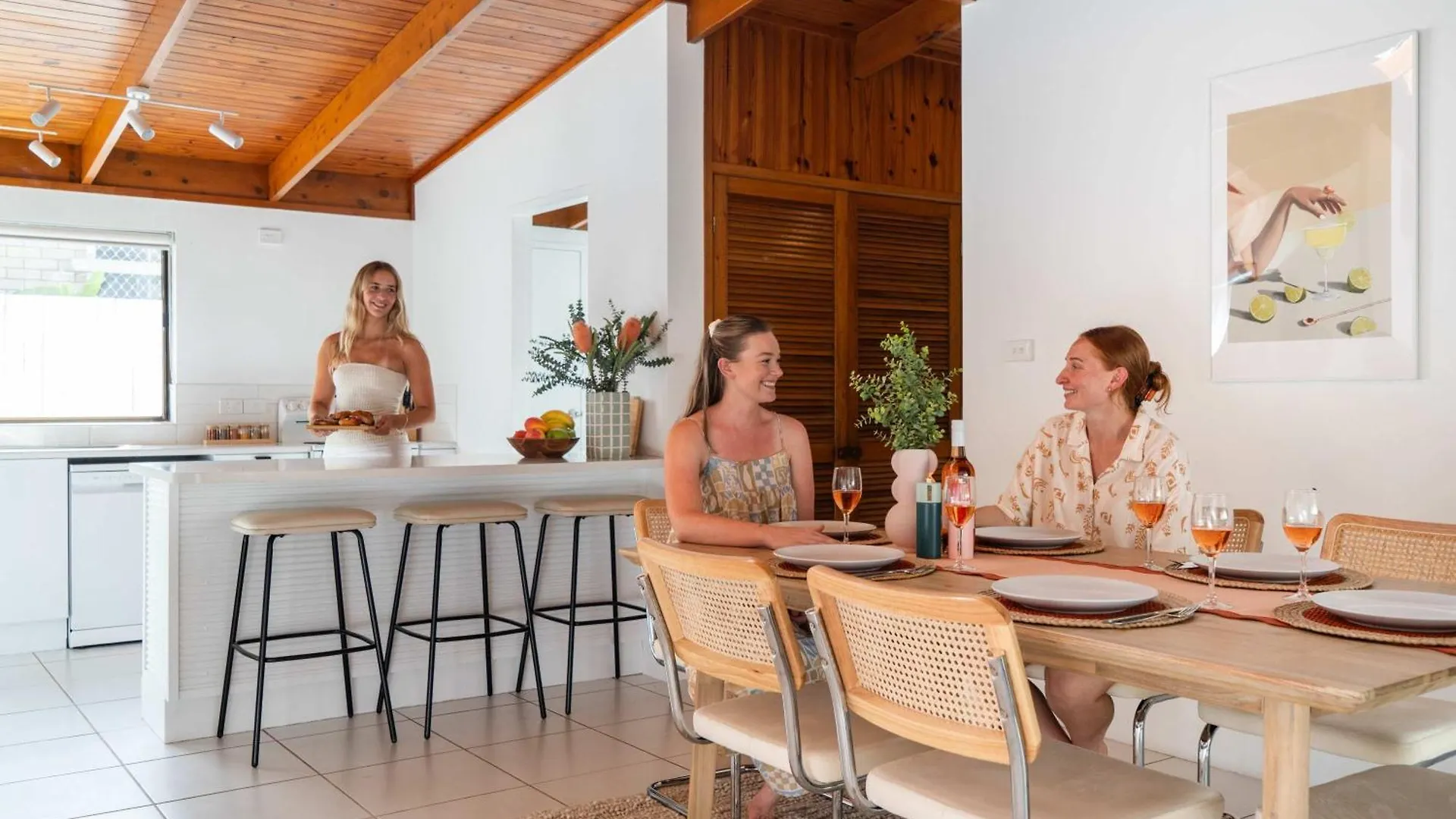 Holiday home Coastal Comfort: Relax & Recharge In Maroochydore