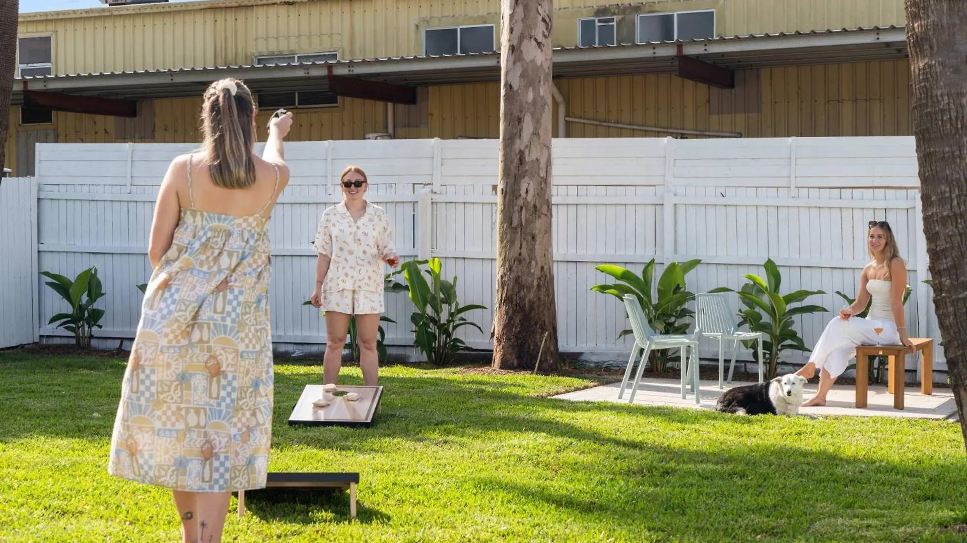 Coastal Comfort: Relax & Recharge In Maroochydore Holiday home