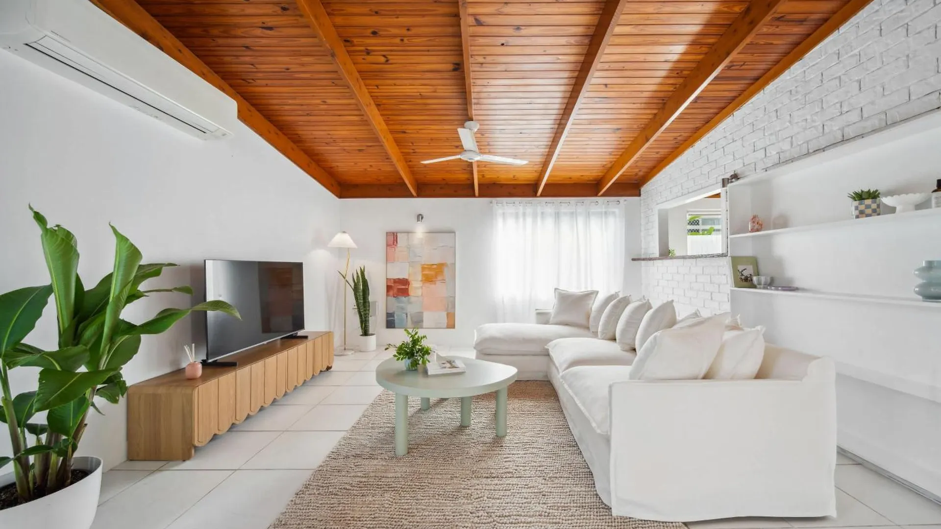 Coastal Comfort: Relax & Recharge In Maroochydore contacts